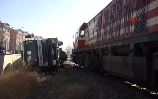 Sivas Lokomotif, Beton Mikserine Çarptı: 1 Yaralı