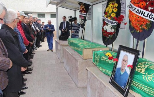 Merdivenden Düşen Tiyatro Sanatçısı Münir Akça Hayatını Kaybetti (2)