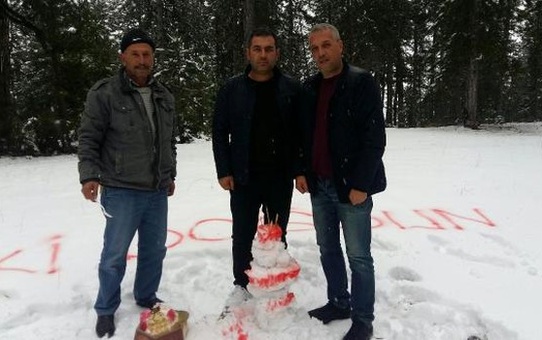 Kahramanmaraş Kar Üzerinde Doğum Günü Pastası