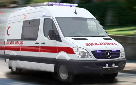 Amasya'da Otomobil Bariyere Çarptı: 4 Yaralı
