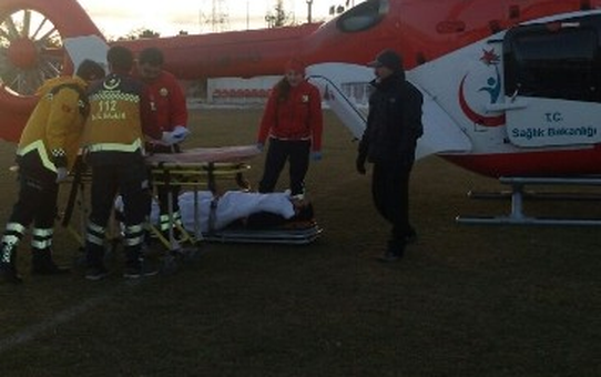 Hava Ambulansı Tır'ın Çarptığı Yaralı İçin Havalandı