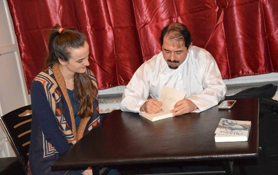 Yazar Mehmet Levent Kaya, 'Ölüöne' Kitabının İmza Gününe Katıldı