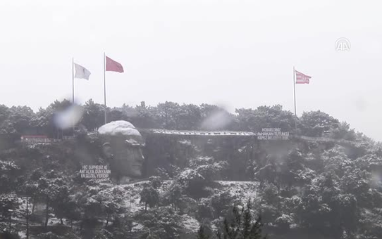 Antalya'da Kar Yağışı