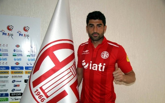 Antalyaspor'da Ahmet Aras'ın Sözleşmesi Fesih Edildi