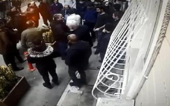 Saksı Kavgası Kameralara Yansıdı