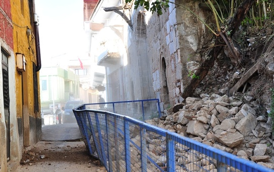 Muğla'da Tarihi Ev Yıkıldı