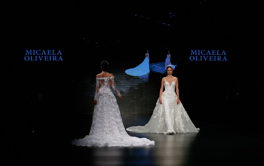 İzmir'deki Gelinlik Fuarında 'Sinderella' Masalı