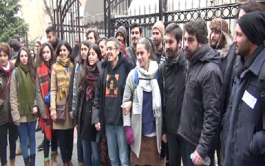 İhraç Edilen Akademisyenleri Öğrenciler ve Meslektaşları Uğurladı