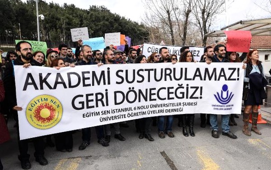 Ytü'den Khk ile İhraç Edilen Akademisyenleri Öğrencileri ve Meslektaşları Uğurladı