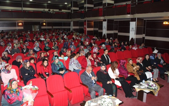 Ailede Maneviyat ve Mahremiyet Eğitimi' Konulu Konferans Verildi