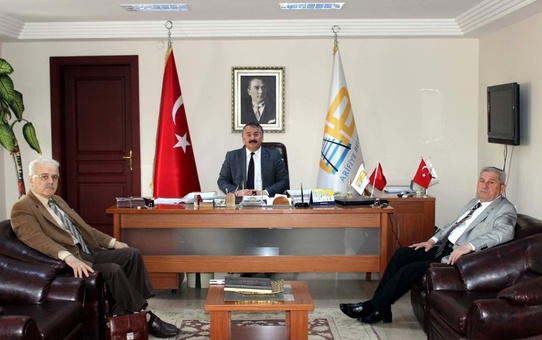 Şair Müftüoğlu'ndan Başkan Karakullukçu'ya Ziyaret