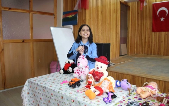 Minik Öğrenciden Örnek 'Oyuncak' Projesi