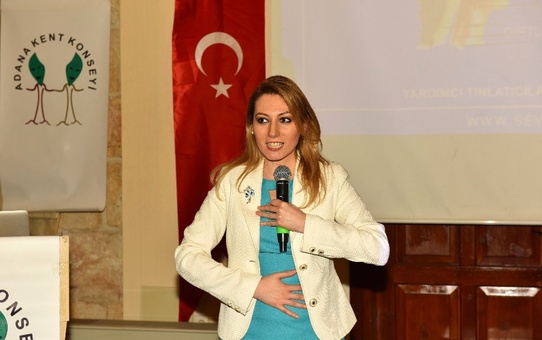 Satıroğlu'dan Etkili İletişim ve Beden Dili Eğitimi