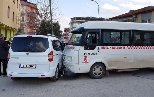 Bilecik'te Trafik Kazası: 2 Yaralı
