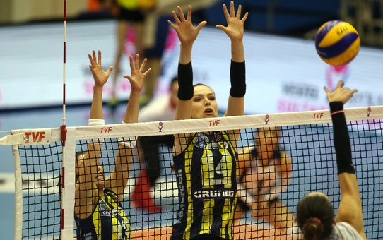 Fenerbahçe Halkbank'a Fırsat Vermedi
