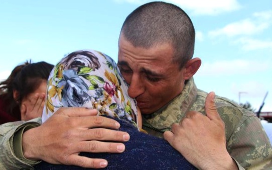 Acemi Erlerin Yemin Töreninde Duygulu Anlar