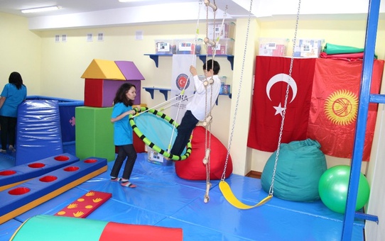 Tika'dan Kırgızistan'daki Otizmli Çocuklara Terapi Desteği