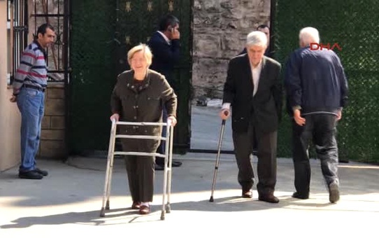 Kocaeli Yaşlı ve Engellilere Sandık Başına Giderken Destek Olundu