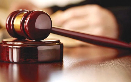 Darbe Girişimin Yöneticisi Albay, Vatandaşları Görünce Apoletlerini Söktü