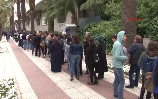 Izmir Tüyap Izmir Kitap Fuarı Kapılarını Açtı