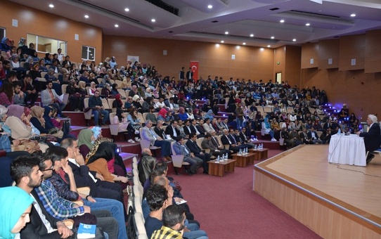 Bingöl'de 'Düşünce Geleneğimizde Din ve Felsefe' Konferansı
