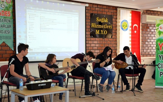 Engelli Müzik Grubundan Üniversite Öğrencilerine Konser
