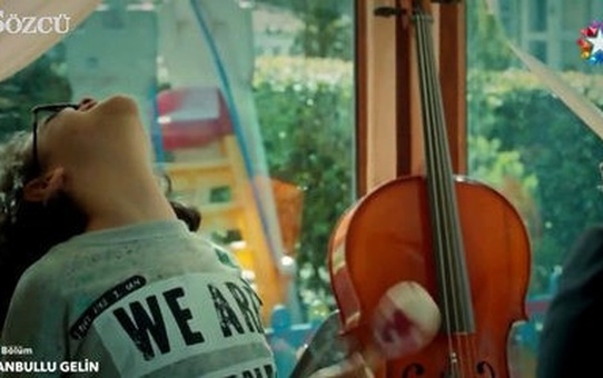 Özcan Deniz'den Hit The Road Jack Performansı