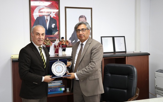 Aski Çubuk Müdürü Akyıldız'a Plaket