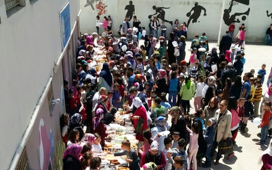 Okul Kermesine Yoğun İlgi