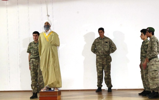 Erciş'te Tiyatro Gösterisi