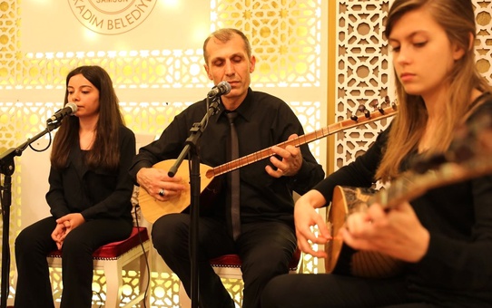 İlkadım'da Malazgirt'ten Dumlupınar'a Şiir ve Türkü Gecesi