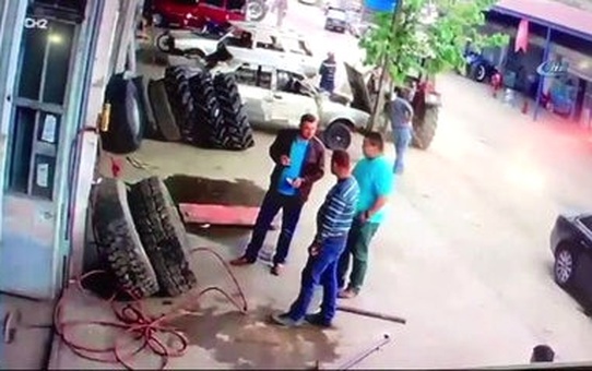 Lastiği Şişirirken Böyle Patladı