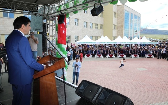 Iğdır Üniversitesinde Mezuniyet Coşkusu