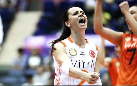 Milli Takım'ın Efsane Liberosu Gülden Kayalar Kuzubaşıoğlu Voleybolu Bıraktı