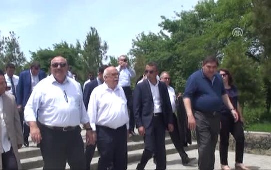 Başbakan Yardımcısı Türkeş ve Bakan Avcı Buhara'da