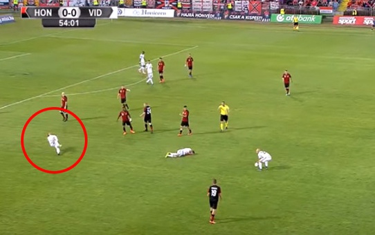 Sakatlığı Abartan Futbolcu Dalga Konusu Oldu
