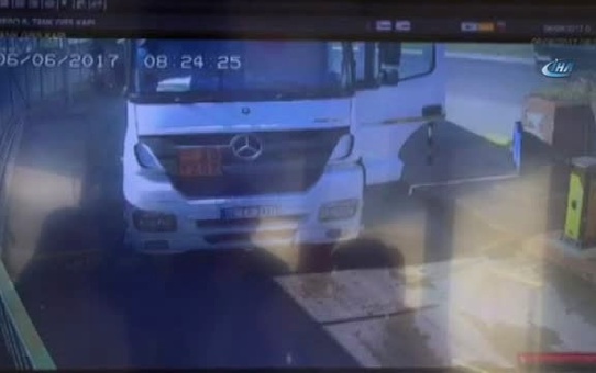 1 Kişinin Öldüğü 1 Kişinin Yaralandığı Kaza Kamerada