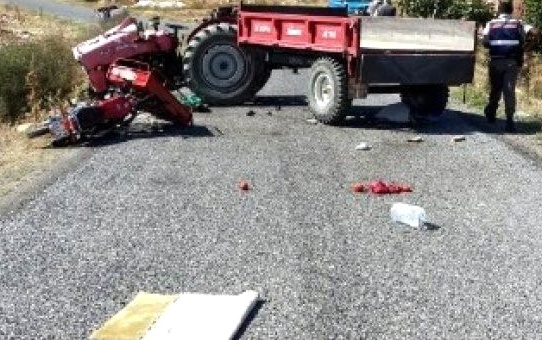 Manisa'da Motosiklet ile Traktör Çarpıştı: 1 Ölü, 1 Yaralı