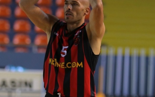 Eskişehir Basket'te Evren Büker Takıma Büyük Katkı Sağladı