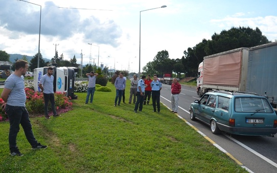 Öğretmenleri Taşıyan Minibüs Kaza Yaptı: 4 Yaralı
