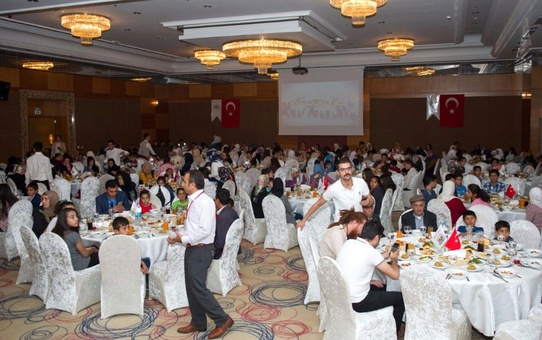 İpekyolu Belediyesinden Yetim ve Öksüzlere İftar