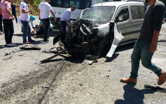 Trabzon'da Trafik Kazası: 1 Ölü, 2 Yaralı