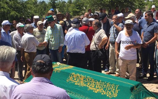 Deniz Gezmiş'in Avukatlarından Şakir Keçeli, Çilehane'de Defnedildi
