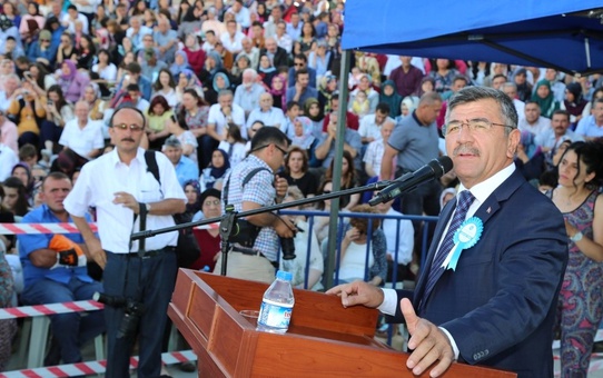Başkan Akdoğan, Ömer Halisdemir Üniversitesinin Mezuniyet Törenine Katıldı