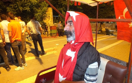 Demokrasi Nöbeti' Engel Tanımadı