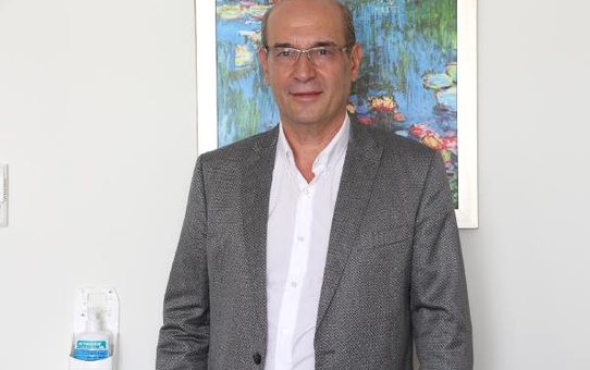 Dünyada İlk Kez Yapay Kalp Hastasına Mide Tümörü Ameliyatı Gerçekleştirildi
