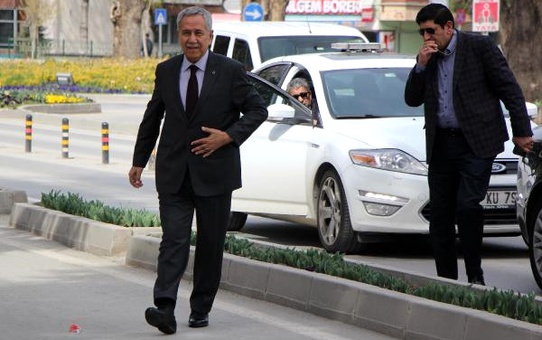 Savcı, Bülent Arınç'a Verilen Para Cezasını Az Bularak Kararı Temyiz Etti