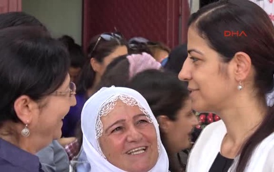 Batman Polis, Hdp'li Kadınların Yürümesine İzin Vermedi