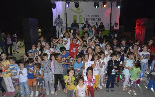 Yeşiltepe'de Halk Konseri Coşkusu