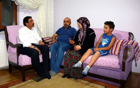 Başkan Ak'tan 15 Temmuz Gazisi Cihat Ünal'a Ziyaret